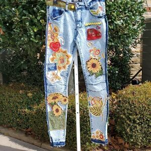 Hey Sue! Upcycled Sz 30 Sunflower Sequins Patches Festival Party Jeans Frayed
